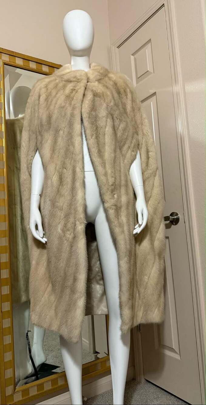 Vintage Bullock's Wilshire White Mink Fur Cape with Floral Silk Lining